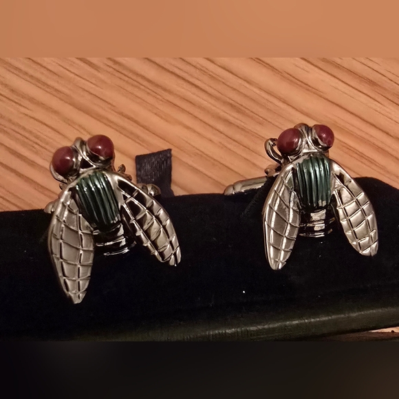 Fly Cufflinks - Picture 1 of 8